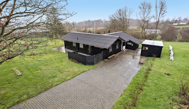 Amazing home in Spøttrup with WiFi