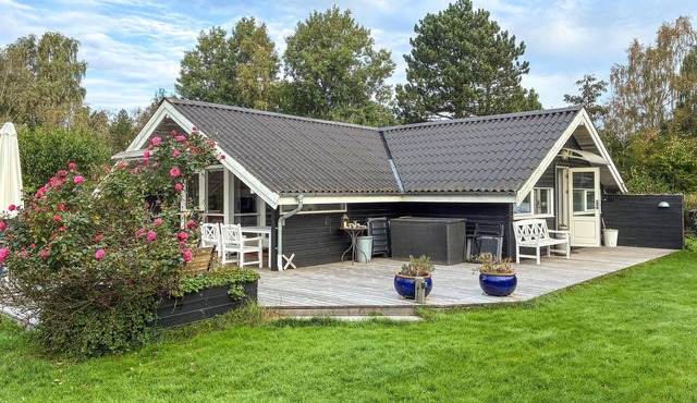 Amazing home in Stege with WiFi