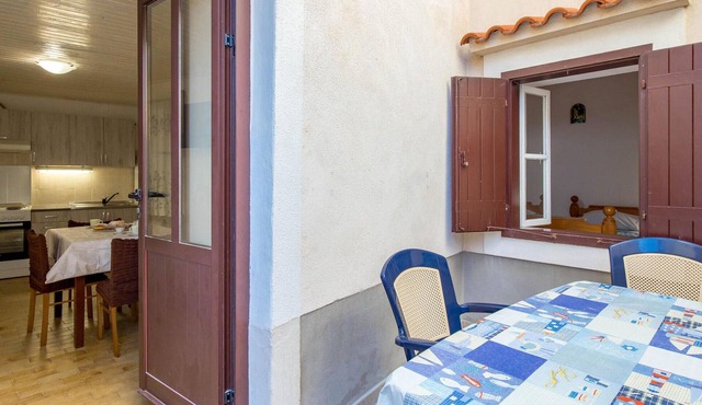 Amazing home in Susak with kitchen