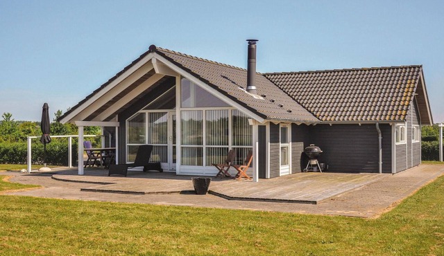 Amazing home in Sydals with sauna