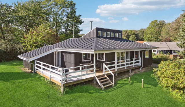 Amazing home in Sydals with sauna