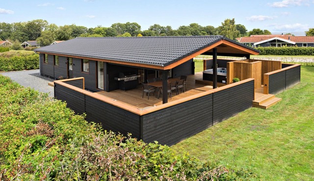 Amazing home in Sydals with WiFi