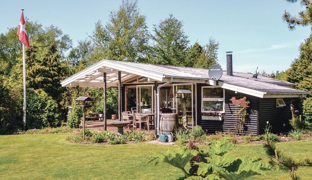 Amazing home in Tarm with kitchen