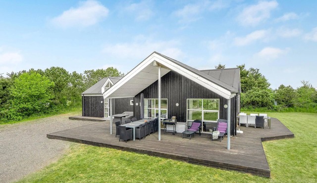 Amazing home in Thyholm with WiFi