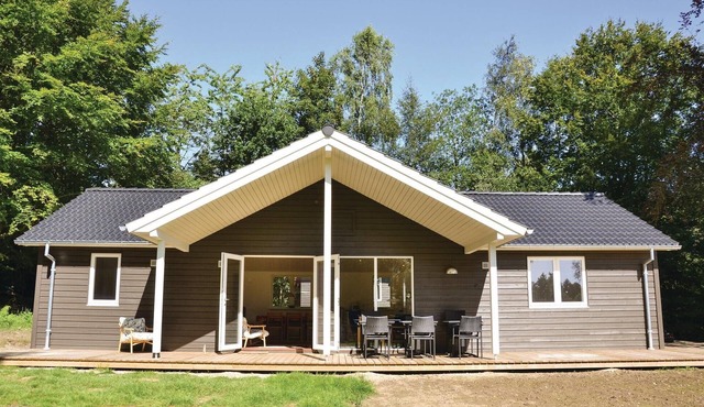 Amazing home in Tikøb with WiFi