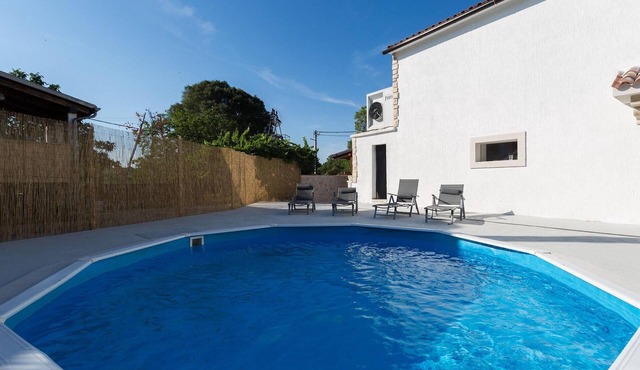 Amazing home in Tinjan