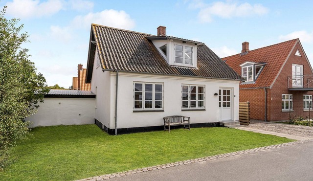 Amazing home in Tranekær with WiFi