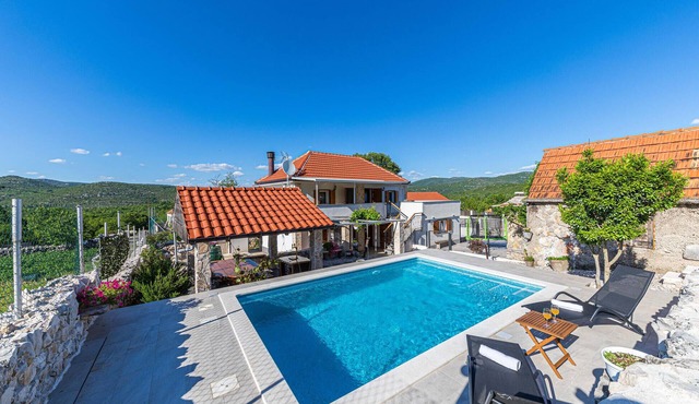 Amazing home in Trolokve