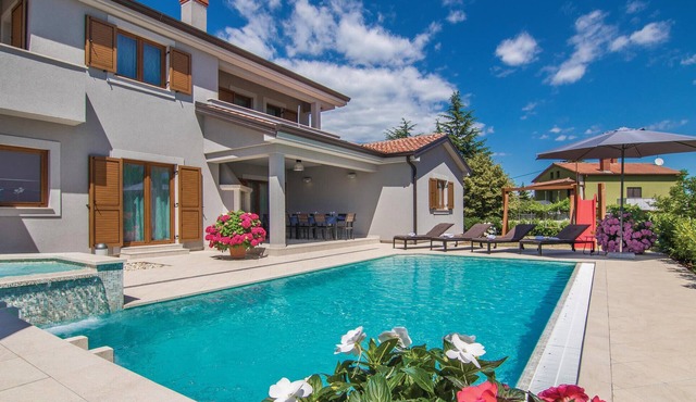 Amazing home in Trosti