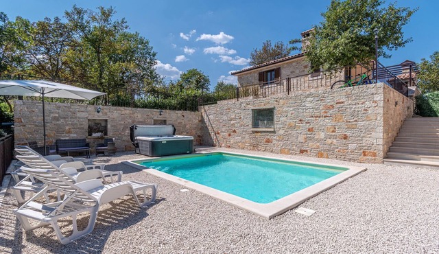 Amazing home in Trosti