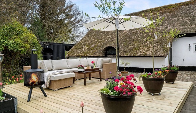 Amazing home in Ulfborg with kitchen