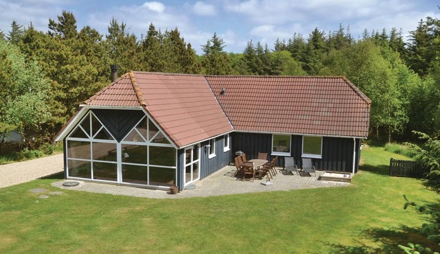 Amazing home in Vejers Strand with sauna