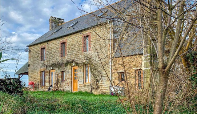 Amazing home in Vauce with 2 Bedrooms and WiFi