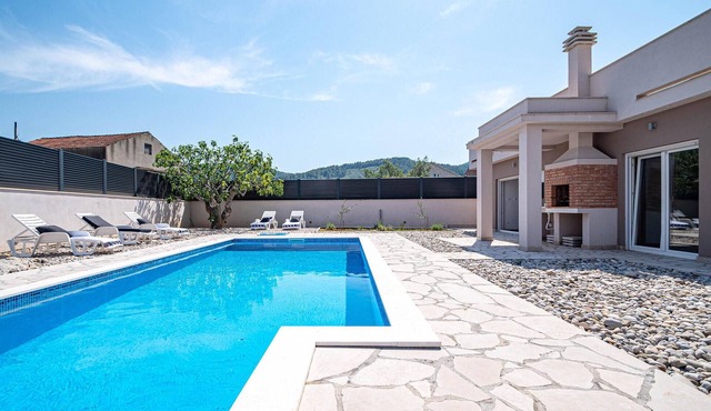 Amazing home in Vela Luka