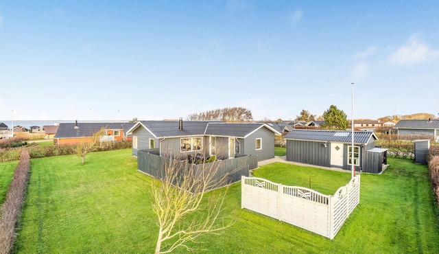 Amazing home in Vinderup with WiFi