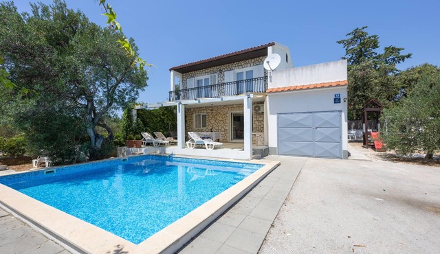 Amazing home in Vinisce