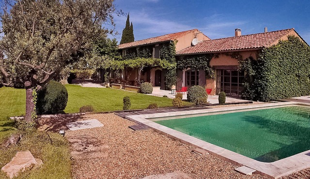 Amazing home in Violes