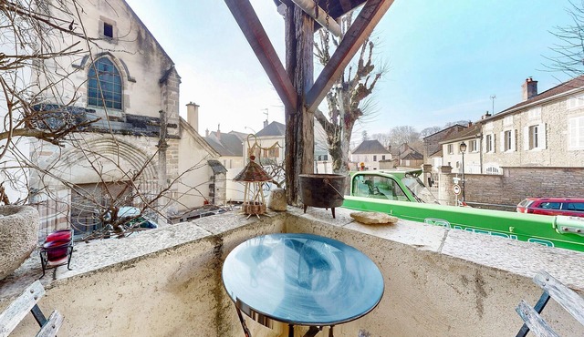 Amazing home in Volnay with WiFi