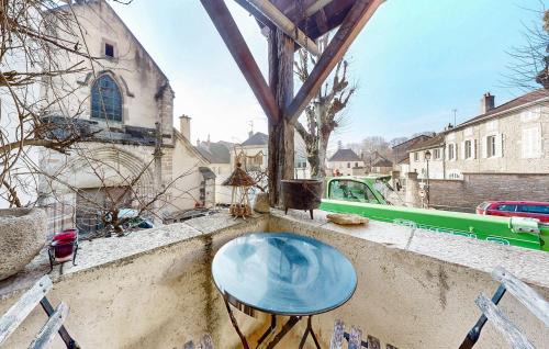 Amazing Home In Volnay With Wifi