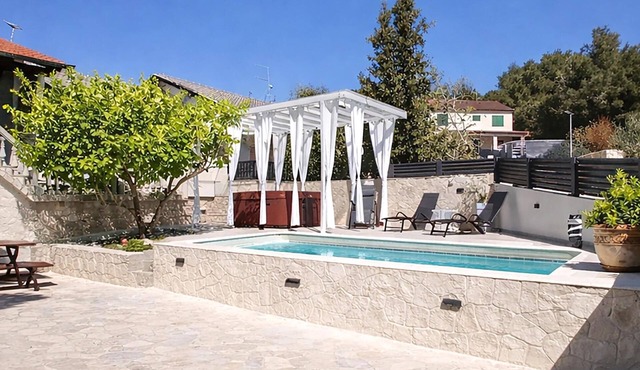 Amazing home in Zdrelac