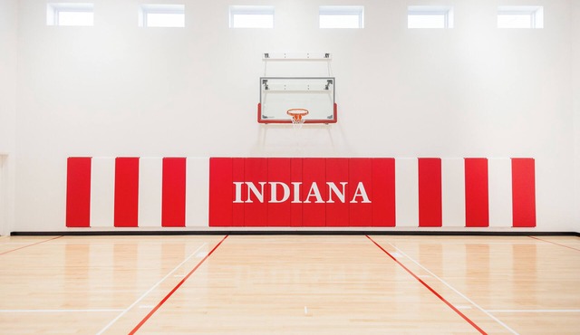 Amazing Home Near IU's Campus with INDOOR Basketball Gym & Outdoor Pool/Hot tub