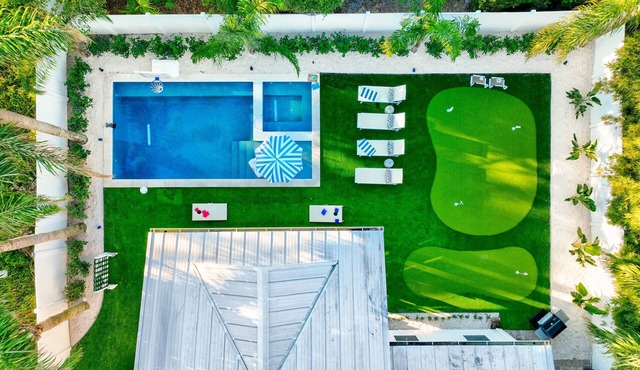 Amazing Home with Golf Cart, Heated Pool and Spa