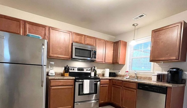AMAZING HOME WITH 3FULL BATHROOMS