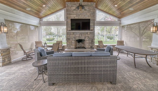 Amazing house 1 block from ND- sleeps 13