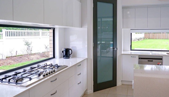 Amazing House! Big Swimming Pool BBQ