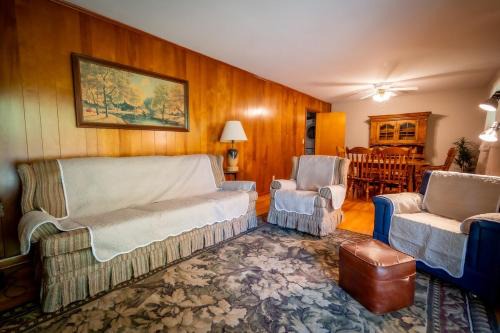 Amazing House Hot Tub Mins To Major Hospitals