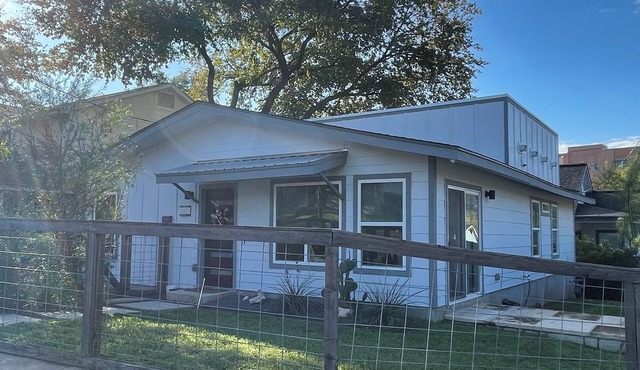 Amazing House w/Private Roof Deck & Downtown Views! Walk to Franklins, DT & UT!