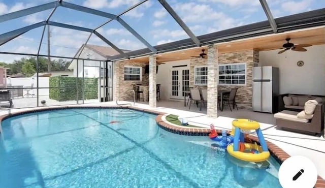 Amazing house with Pool4b(4b just 9 minutes from Ventura country club golf