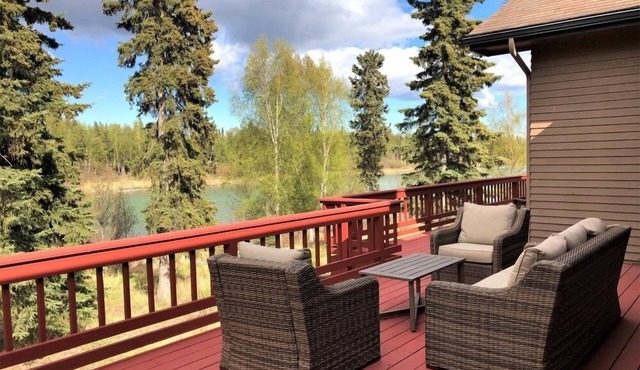 Amazing Kenai River Front Home With Beautiful Views