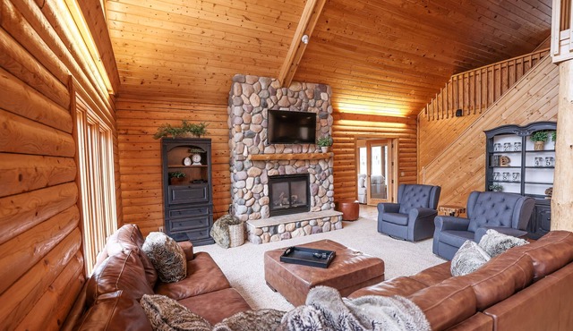 Amazing Lake Home Great For Families And Friends!