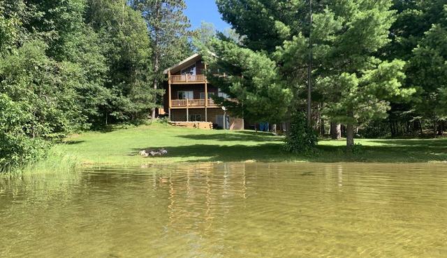 Amazing Lake Home/Movie Theater/Game Room/Bar/3 Decks/Sandy Beach/Privacy