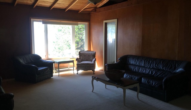 Amazing Lake Ontario Cottage with Fall Weekends and Weeks Available