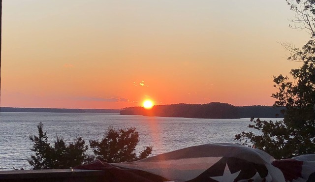 Amazing lake view and sunsets! Perfect for Masters hosting 2024!nn