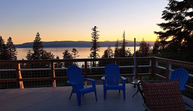 Amazing Lake Views! Cape Cod & Cabin