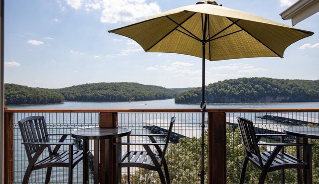 Amazing Lake Views with Pool, Loft, & Balcony