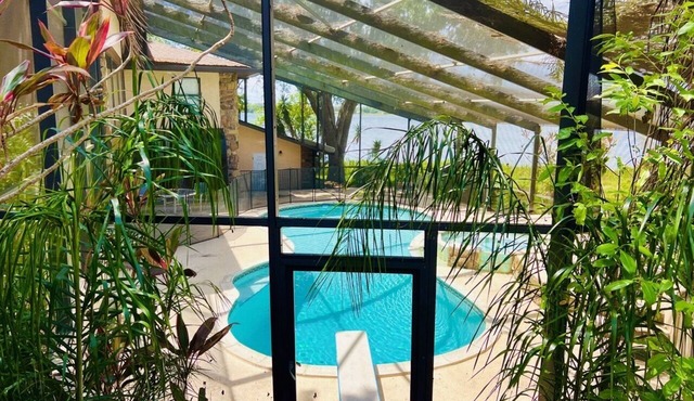 Amazing Lakefront Views! 4/4, Pool, Diving Board, Spa, Pool Table, near LegoLand