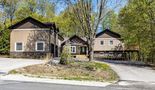 Amazing Lakeview Retreat with Hot Tub, Sauna and Private Loft!