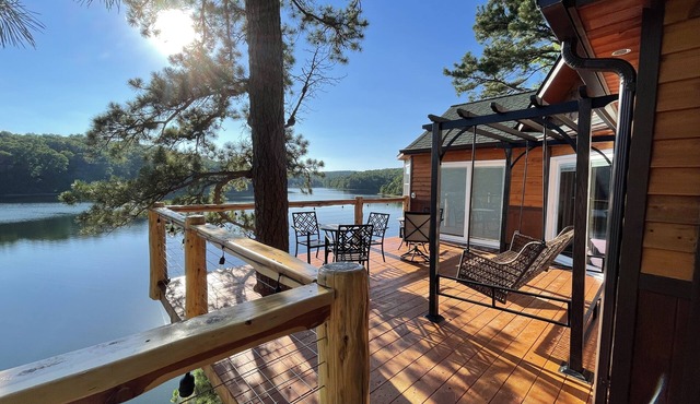 Amazing lakeview Spring Lake Tree House #2 "LoveLight" w/hot tub