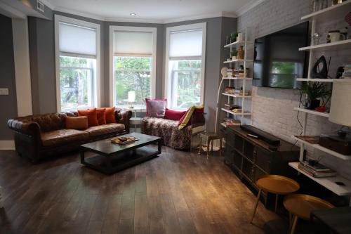 Amazing Large 4 Bedroom 3 Bathroom Home in Downtown DC Walk Everywhere