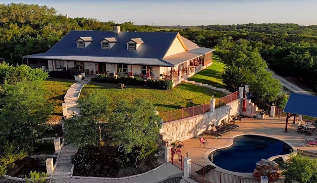 Amazing large home with Gorgeous Views, Swimming Pool, and Hot Tub