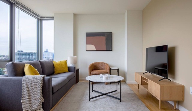 Amazing LIC 1BR w/Doorman, Pool & Gym, nr River, by Blueground