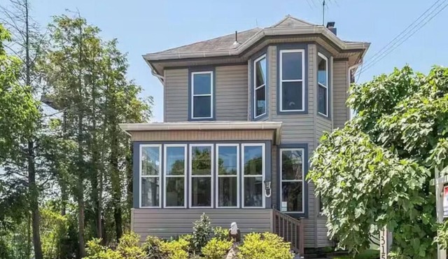 Amazing Location, 2700 sqft, 5-bedroom, Family-friendly, 1 Mile from DC