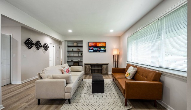 Amazing Location Just 10 Minutes To Truist Park