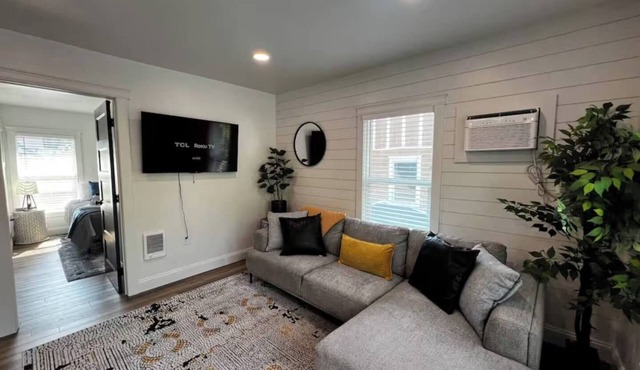 Amazing location just min 2 dntn Sacred Heart