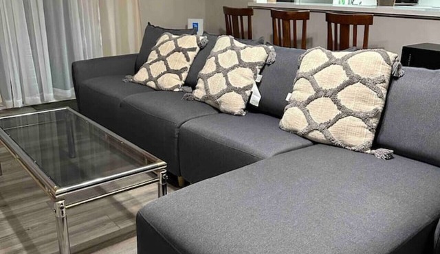 amazing location, newly renovated ranches house.