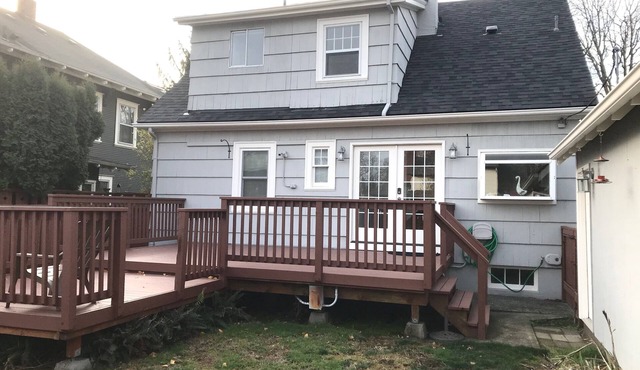 Amazing location so close to downtown, 1-bedroom house in quiet neighborhood
